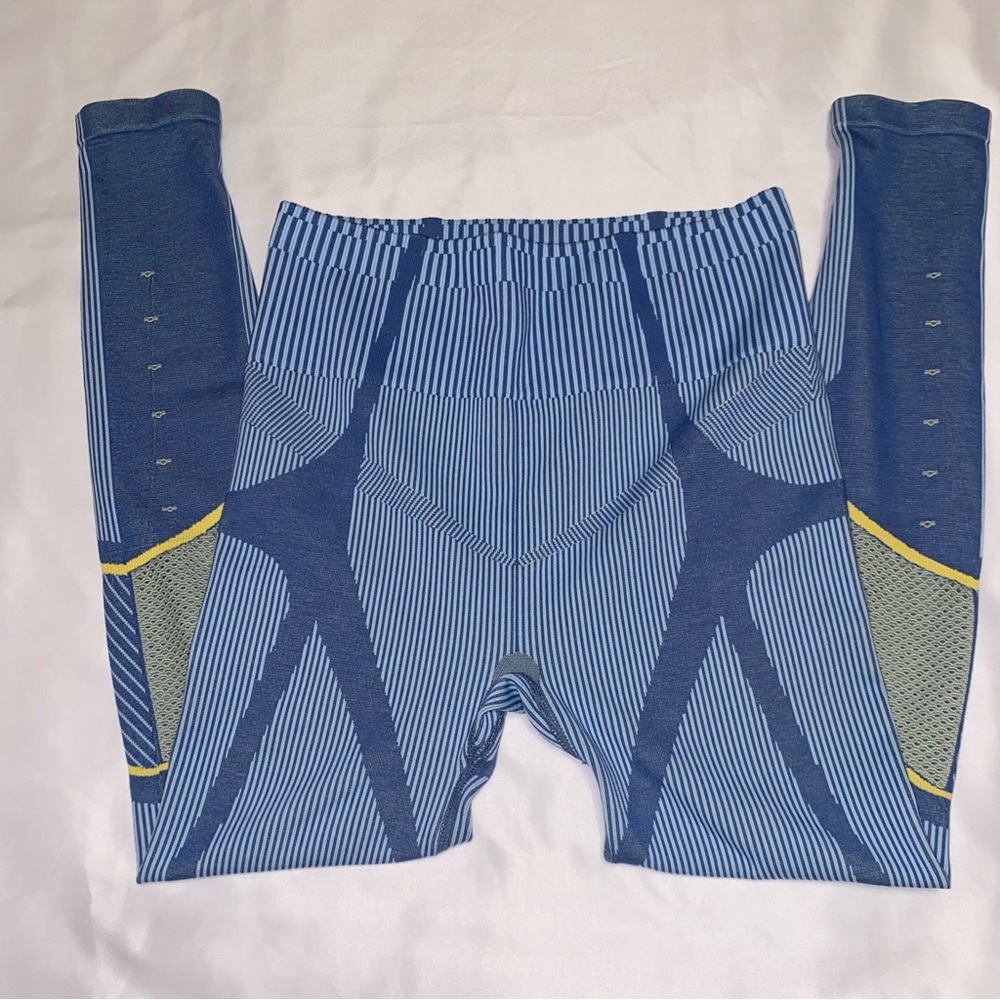 Blue Fabletics Leggings